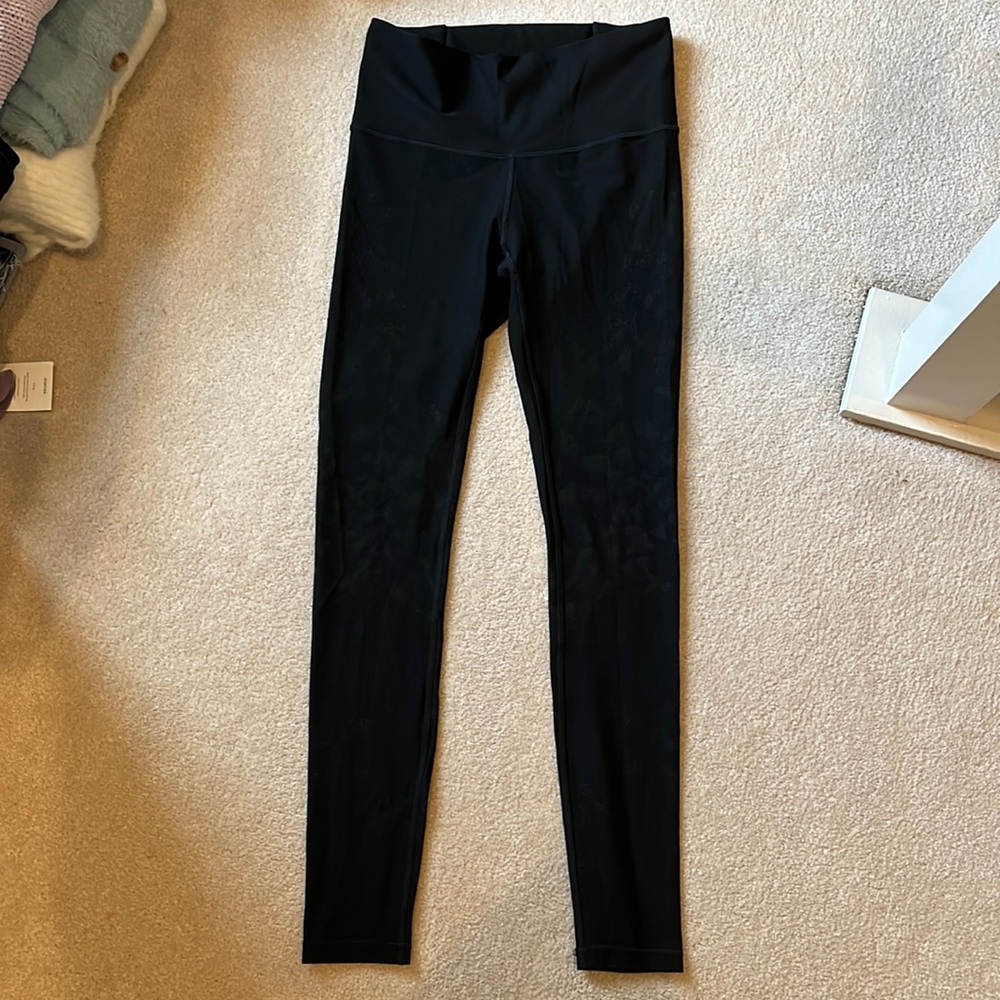 Black Lululemon leggings